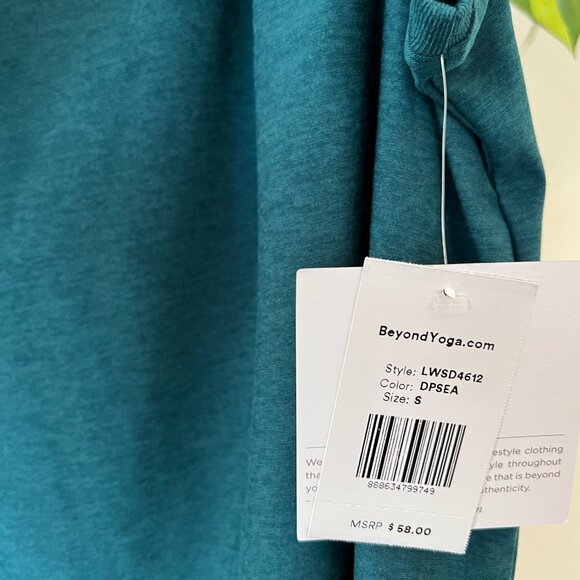 Beyond Yoga Featherweight Rebalance Tank - Picture 3 of 5